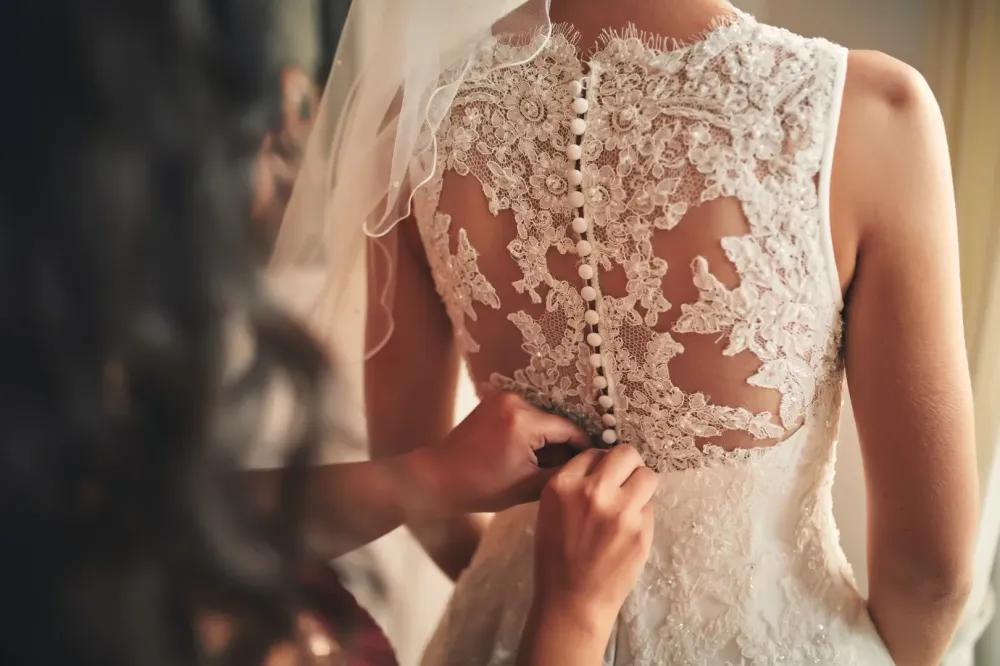 robe de mariée en dentellewebp